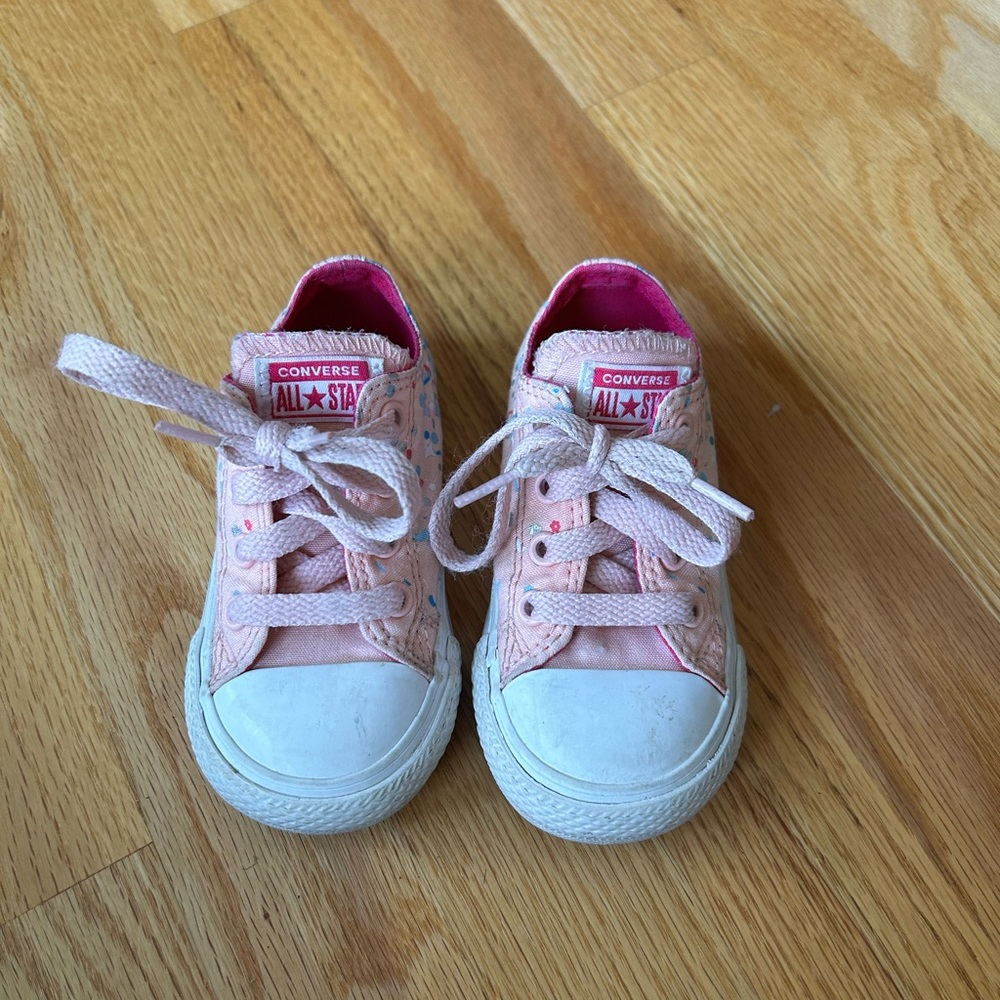 Pink confetti converse toddler size 6